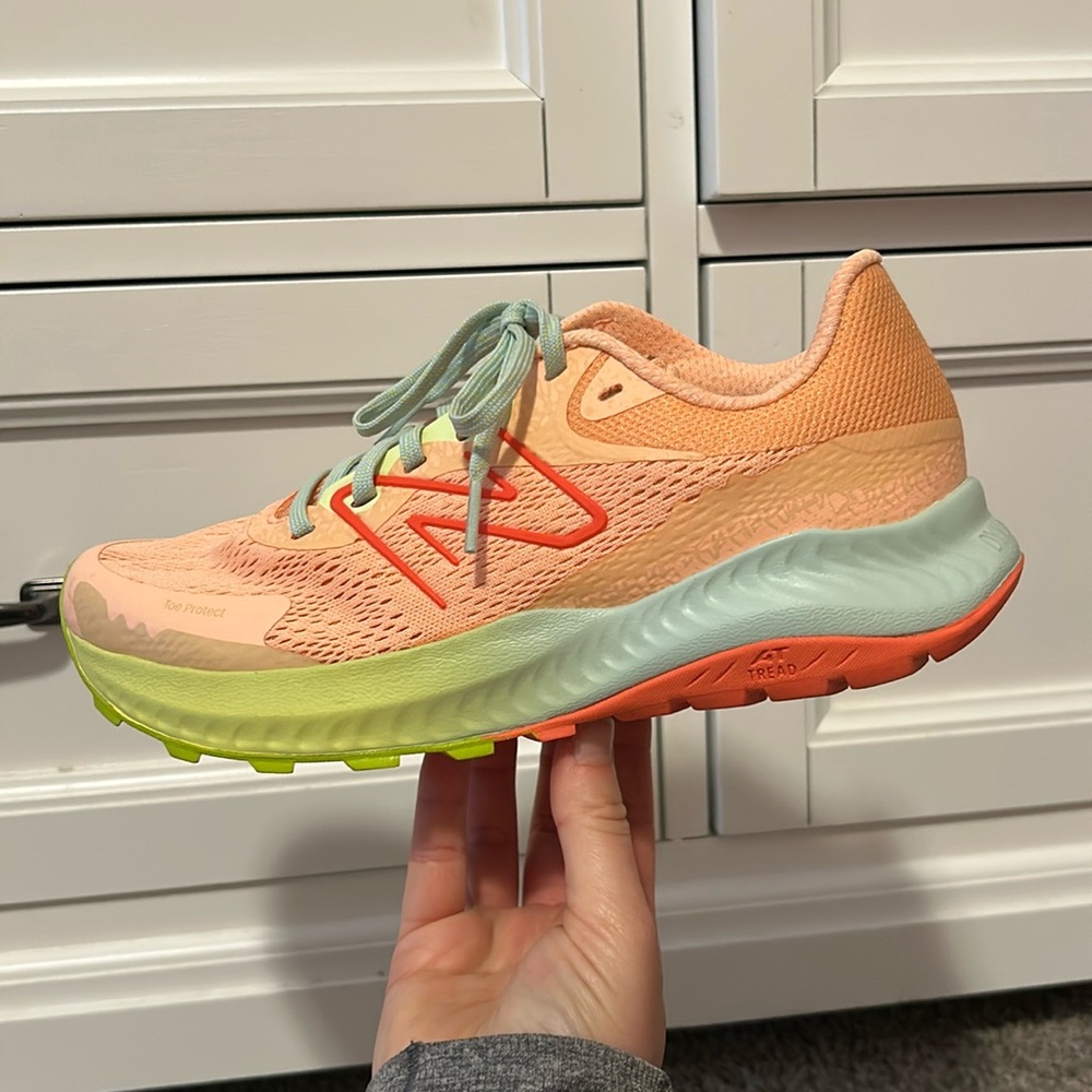 New Balance Women's, DynaSoft Nitrel V5 Trail Running Shoe US size 8 worn once